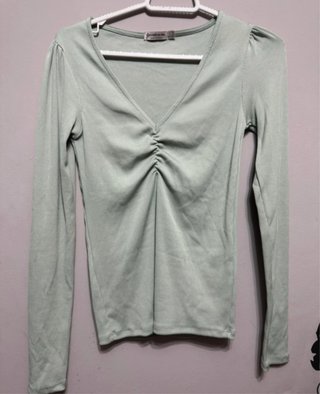 Camiseta Stradivarius Verde Menta Cuello Pico