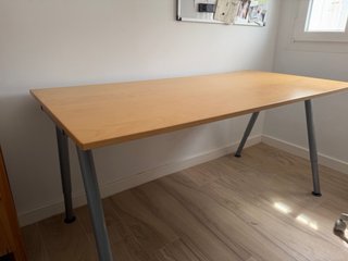 Mesa de estudio amplia