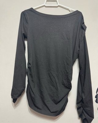 Camiseta Negra Asimétrica