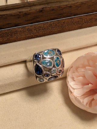Anillo de Plata con Piedras Azules