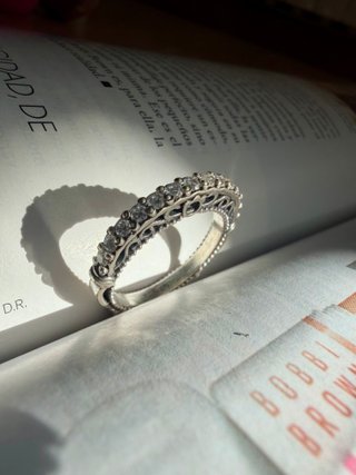 Anillo de plata con circonitas