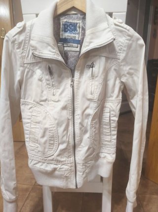 Cazadora Bershka Blanca Talla M