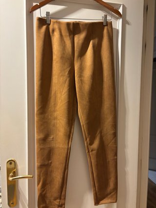 Pantalón de antelina marrón Cortefiel Talla M