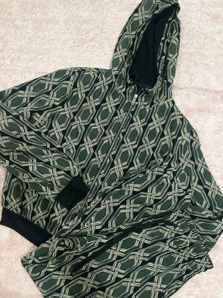 Conjunto de Sudadera y Pantalón Estampado