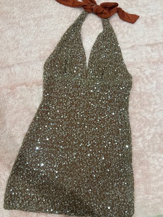 Vestido corto de lentejuelas marrón