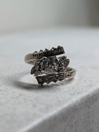 Anillo antiguo con diamantes