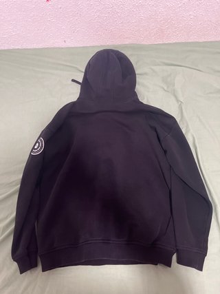 Sudadera Negra con Capucha