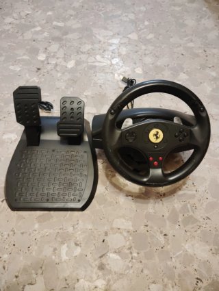 Volante Thrustmaster Ferrari per Console