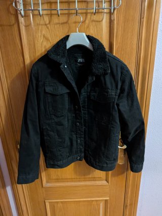 Chaqueta vaquera negra ZARA