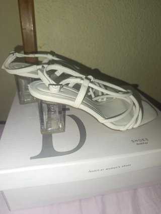Sandalias de Tacón Blancas Talla 36
