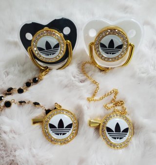 Chupetes con Cadena Estilo Adidas
