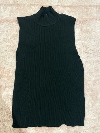 Blusa de punto negra sin mangas