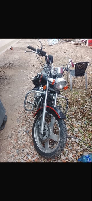 Motocicleta Cruiser Negra sin papeles