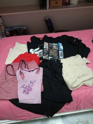 Lote de ropa de mujer y hombre