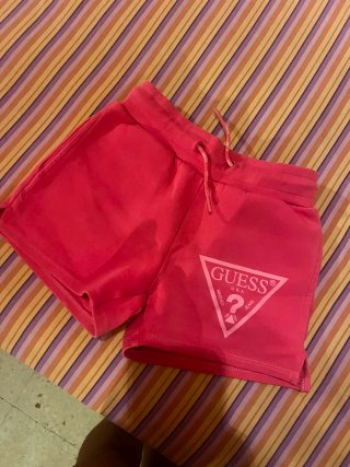 Pantalones cortos Guess rosa