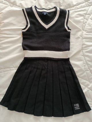 Conjunto Falda y Chaleco Negro