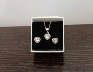 Pendientes corazón Plata de Ley y circonitas