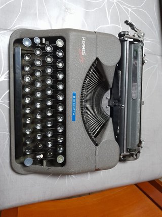 Máquina de escribir Hermes Baby