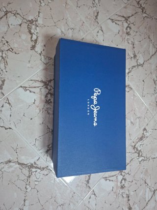 Caja de Zapatillas Pepe Jeans