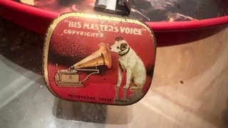 Caja de metal His Master's Voice