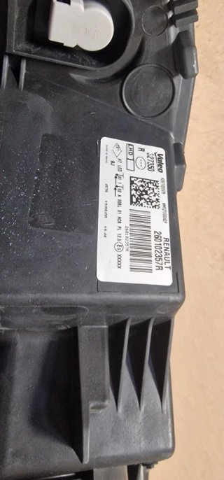 Faro delantero Renault Megane 4 (260102357R)
