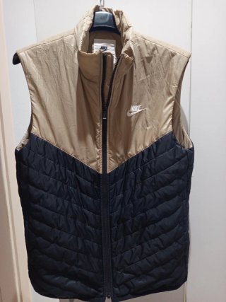 Gilet smanicato Nike beige e nero