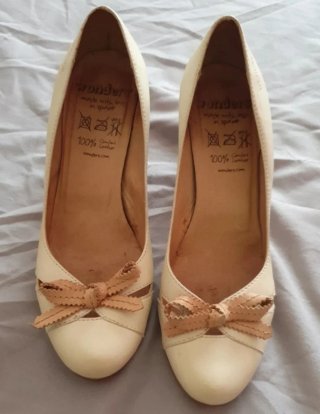 Zapatos Wonders Beige
