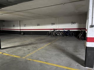 Se alquila 2 plazas de garaje en Avenida Zabalgana