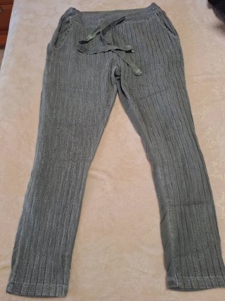 Pantalón de punto acanalado verde oliva