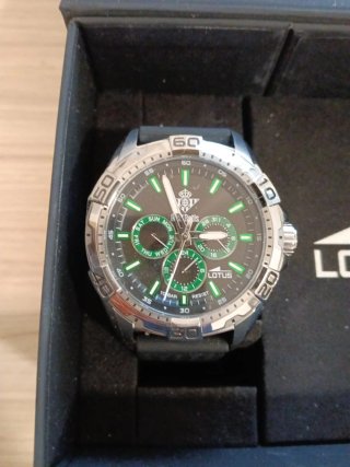 Reloj Lotus