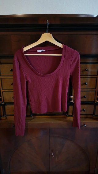 Camiseta Stradivarius Granate Talla M