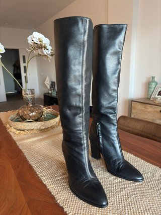 Botas altas de piel Zara negras Talla 39