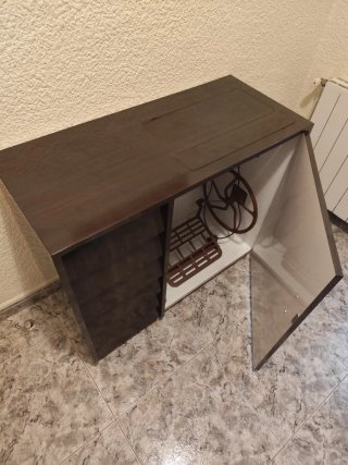 Máquina de coser con mueble