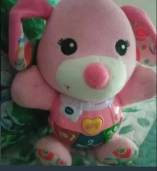 Muñeco interactivo VTech rosa