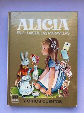 Libro de Alicia en el país de las maravillas, 1975