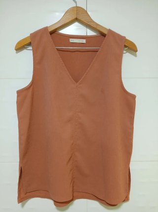 Top / Blusa sin mangas Sfera Basic (Talla M)