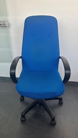 Silla de oficina azul