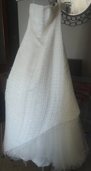 Vestido de novia blanco comprado en Rosa Clara