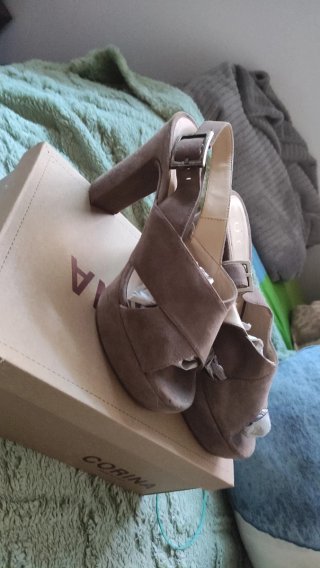 Sandalias Unida color Moka Talla 38