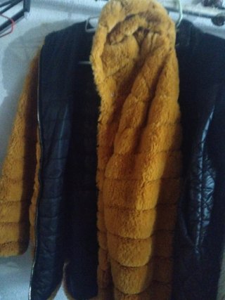 Abrigo de Pelo Reversible Amarillo y Negro