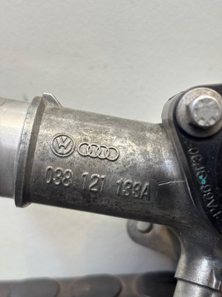 Brida de refrigerante VW Audi 038 121 133A