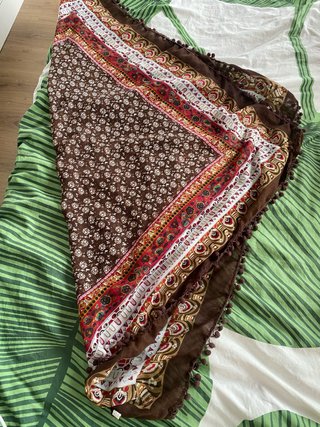 Pañuelo con Estampado Ornamental