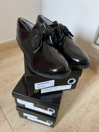 Zapatos con Lazo negros  T 38, 40 y 41