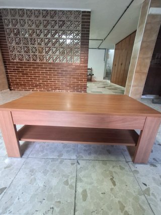 Mesa de centro elevable de madera