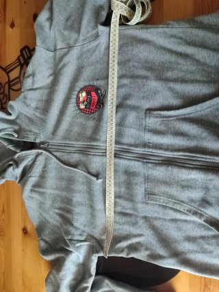 Sudadera Gris con Cremallera,marca negro mate