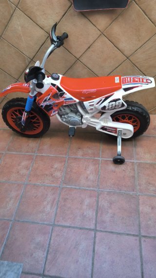 Moto eléctrica infantil Injusa