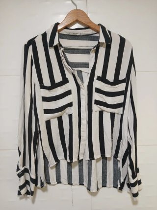 Camisa de rayas fluida Mango (Talla M) - Blanco