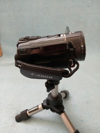 Videocámara Canon HF S20 con accesorios