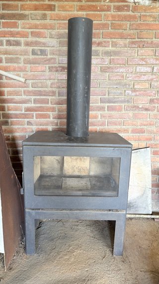 Chimenea de leña metálica
