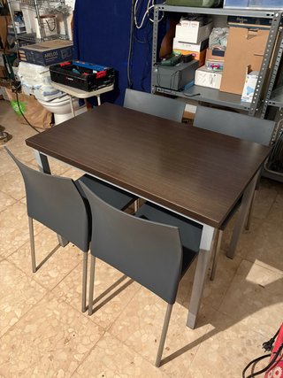 Conjunto de Mesa y 4 Sillas